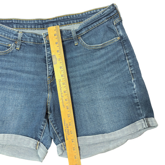 Levi's Denim Stretch Mid Length Shorts Women's Size 18W - Picture 5 of 9